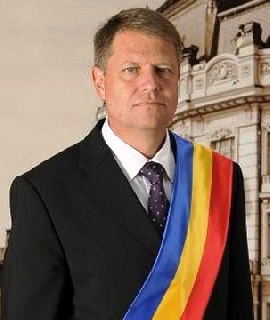Románia elnöke visszavonta Tőkés állami kitüntetését